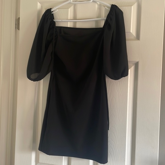 Black dress off the shoulder puffy sleeve - Picture 1 of 1